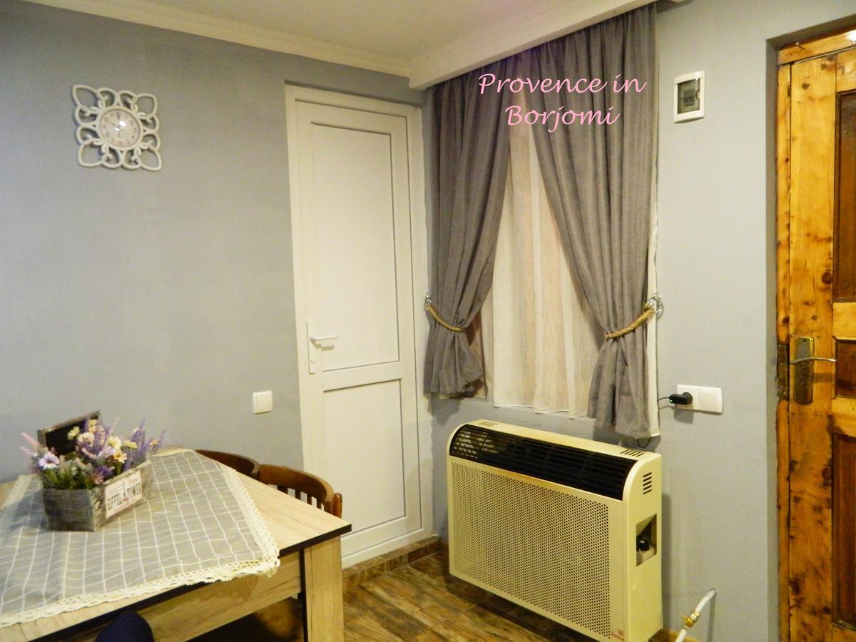 Nikas Guest House Borjomi Exterior photo